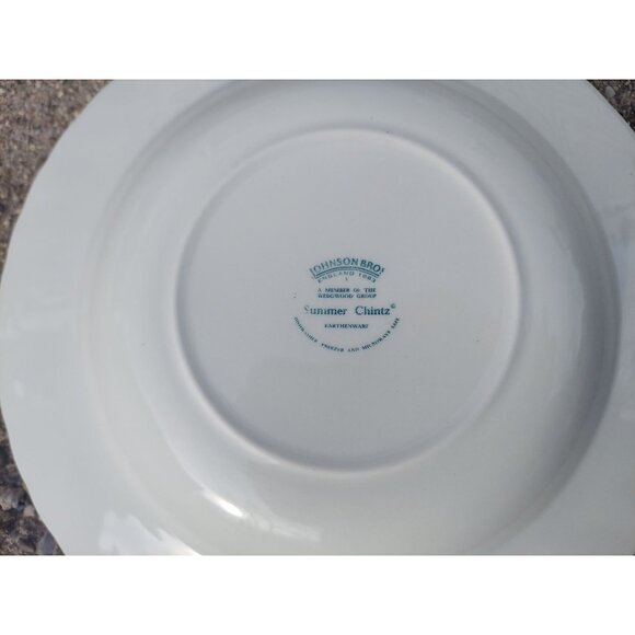 4 Johnson Bros Summer Chintz 8 1/2" Rimmed Soup Bowls - Picture 3 of 3